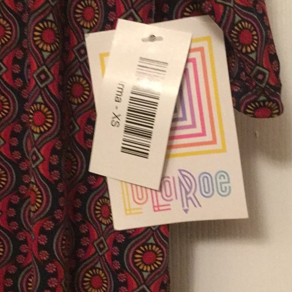 NWT LuLaRoe Irma Shirt 💚 4/$20 - Picture 3 of 3